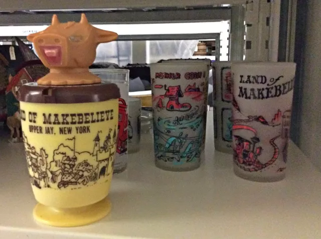 These souvenir cups from the Land of Makebelieve evoke the charming atmosphere that was a Monaco trademark.